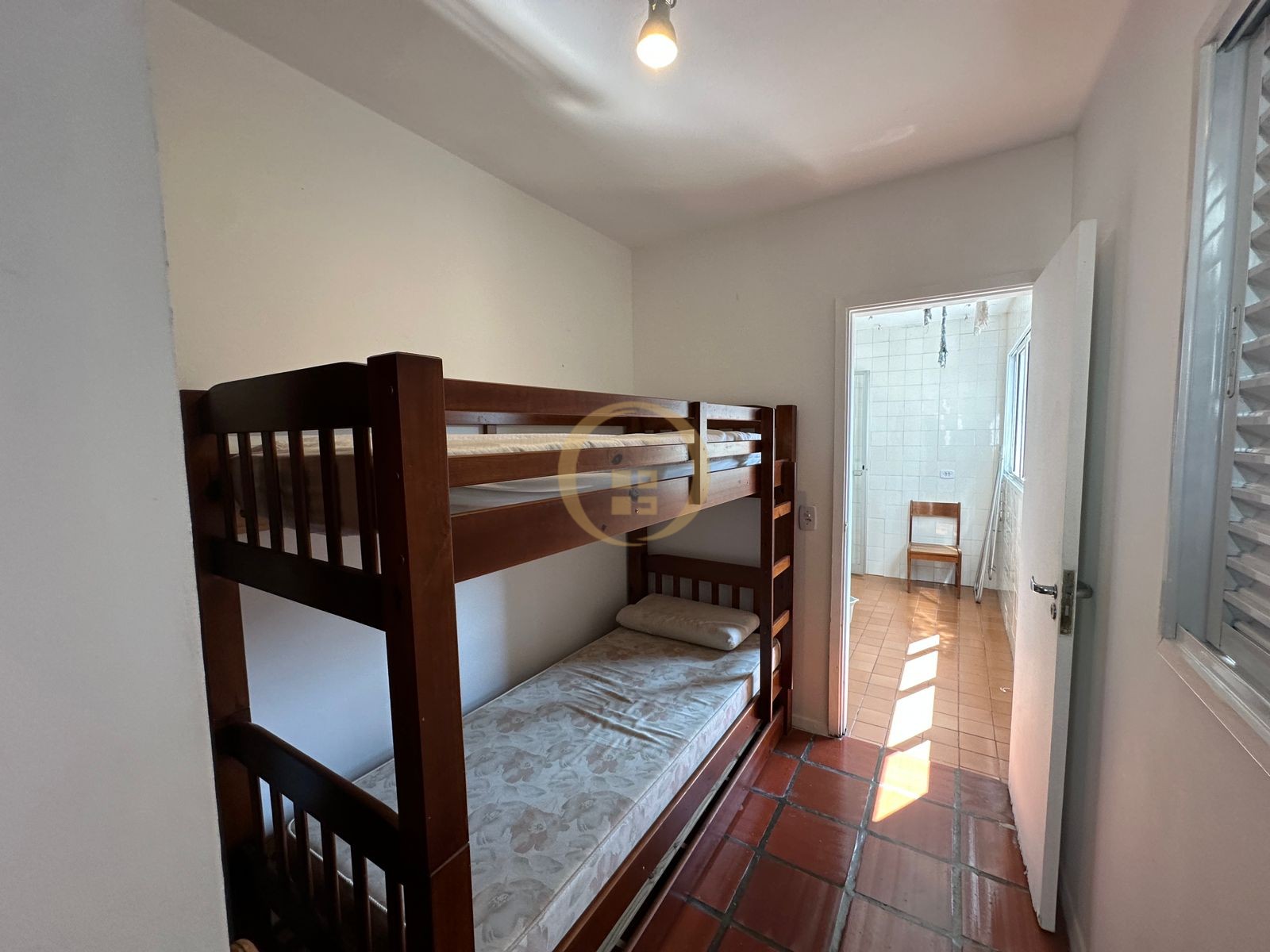Apartamento na Praia das Pitangueiras, Guarujá - SP