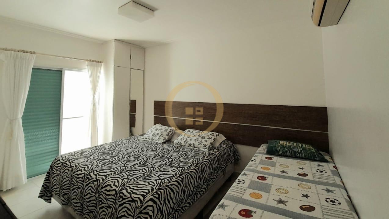 Casa em Condomínio na Praia da Enseada, Guarujá - SP