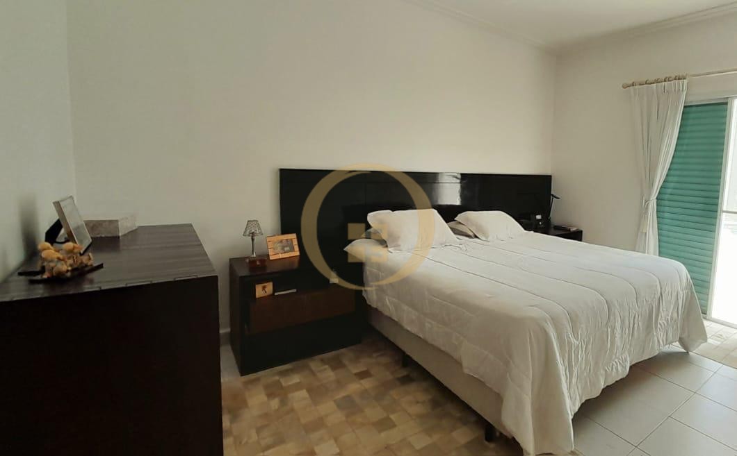 Casa em Condomínio na Praia da Enseada, Guarujá - SP