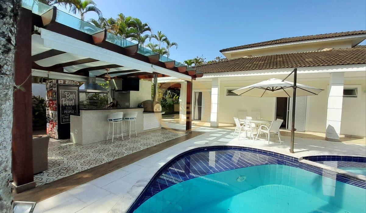 Casa em Condomínio na Praia da Enseada, Guarujá - SP