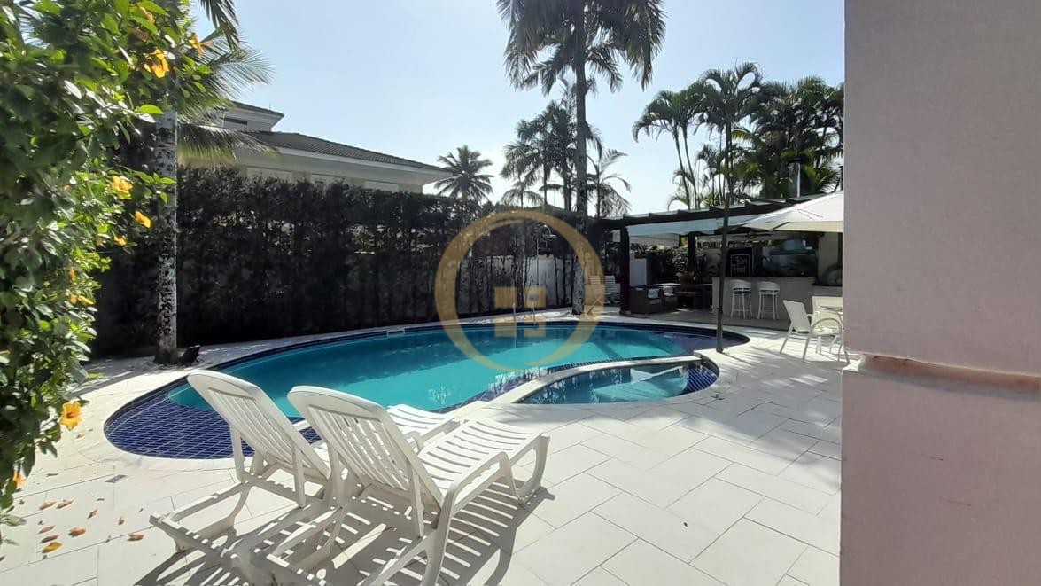 Casa em Condomínio na Praia da Enseada, Guarujá - SP