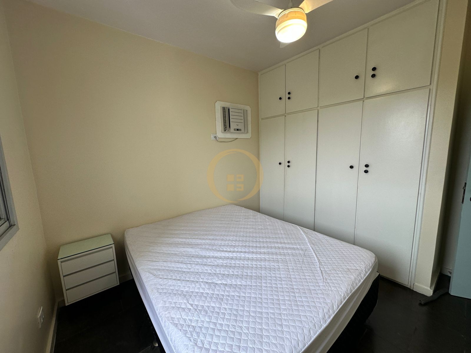 Apartamento na Praia das Astúrias, Guarujá - SP
