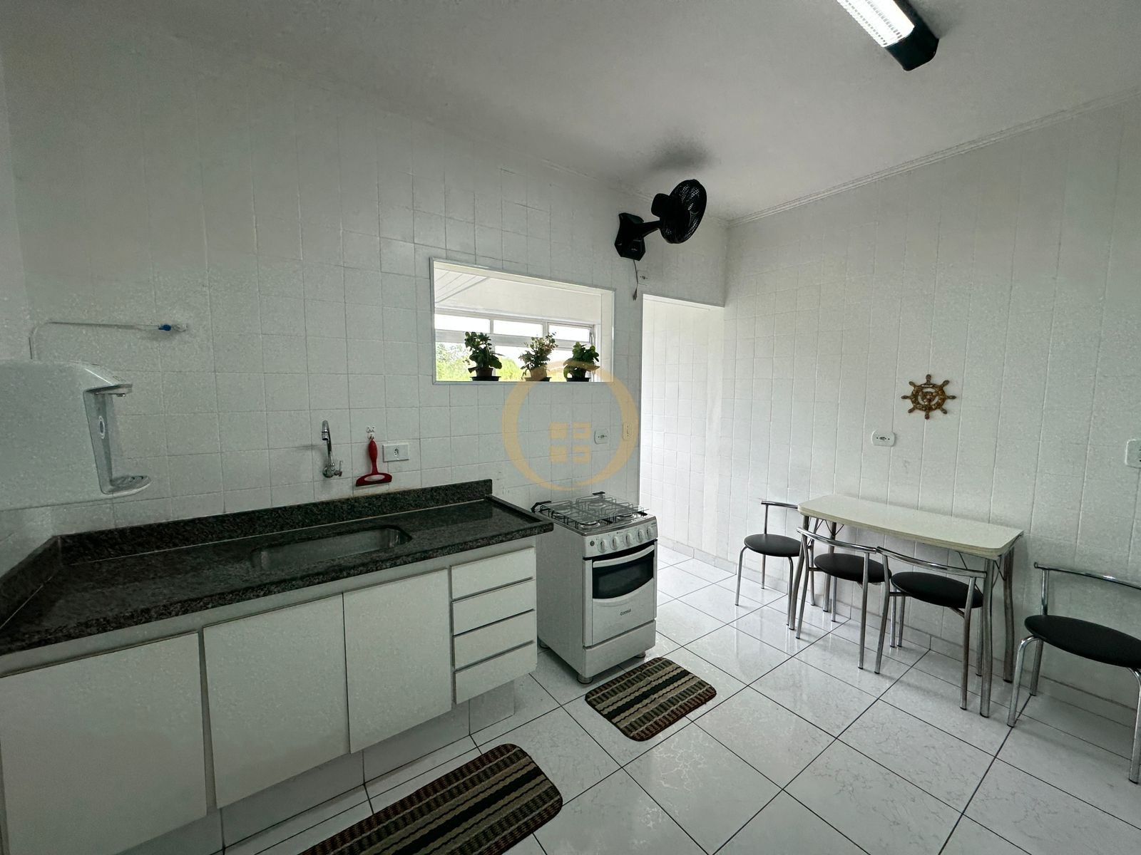Apartamento na Praia das Astúrias, Guarujá - SP