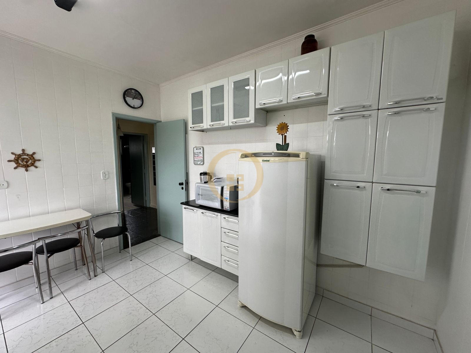 Apartamento na Praia das Astúrias, Guarujá - SP