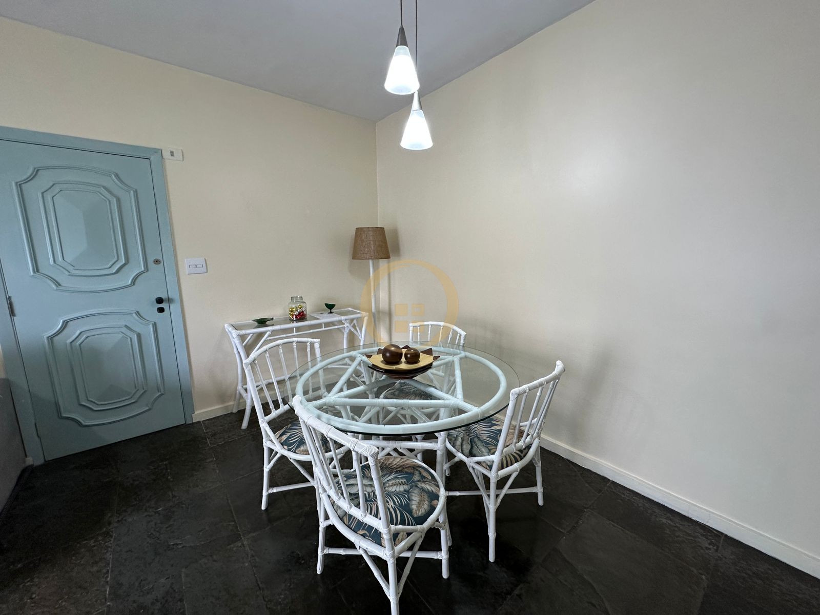 Apartamento na Praia das Astúrias, Guarujá - SP