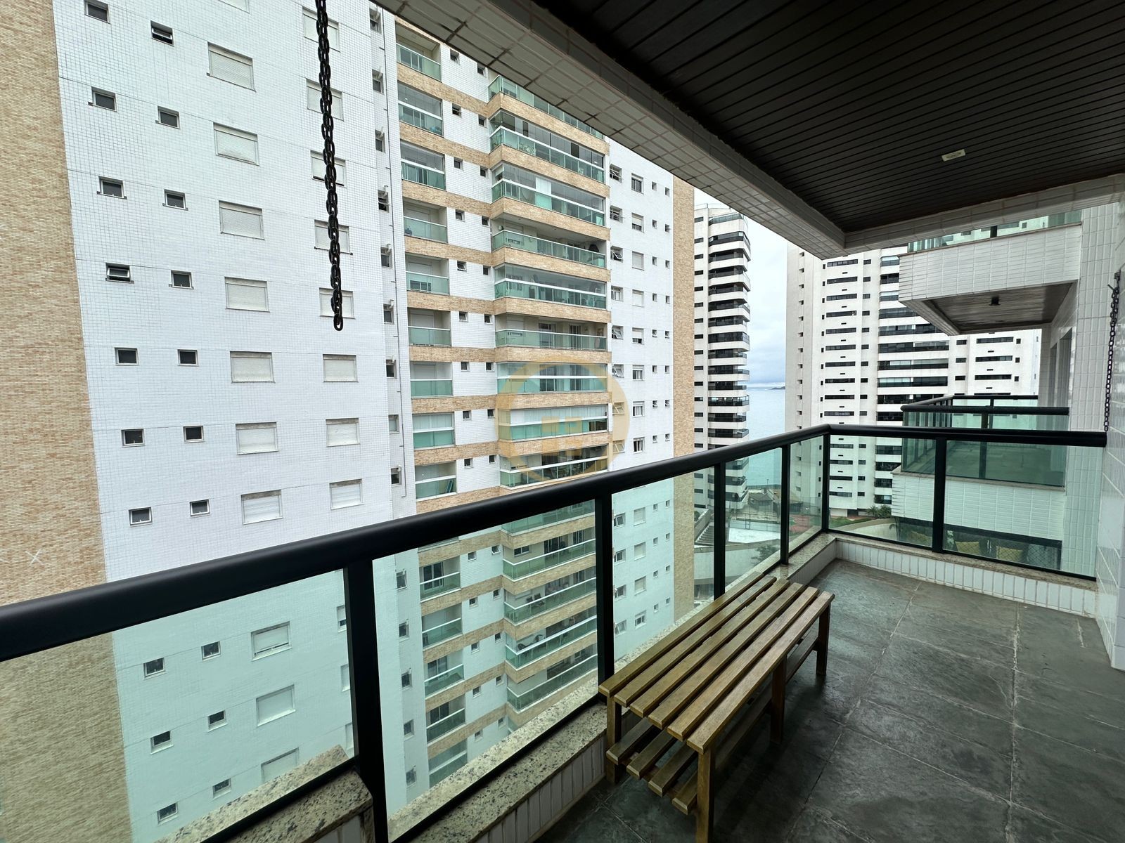 Apartamento na Praia das Astúrias, Guarujá - SP