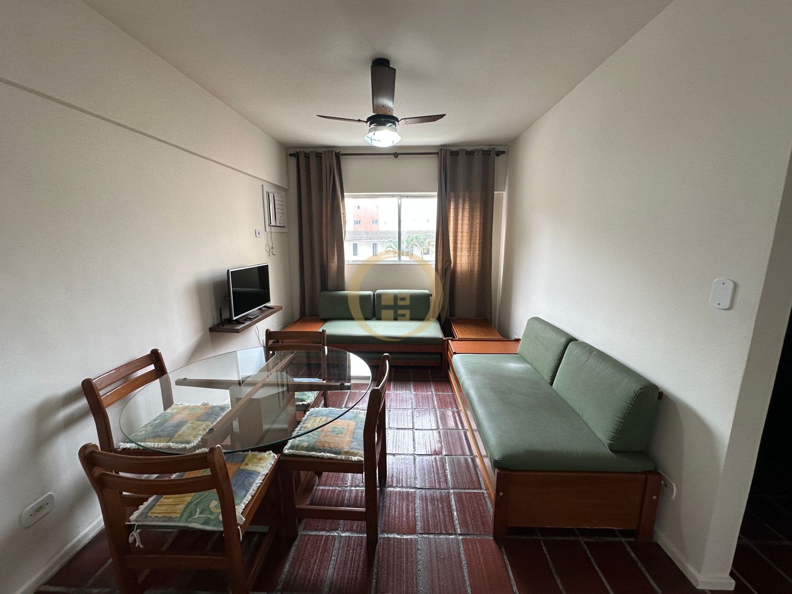 Apartamento na Praia da Enseada, Guarujá - SP