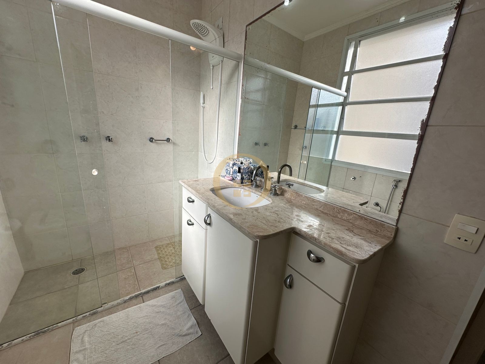 Apartamento Frente ao Mar nas Pitangueiras, Guarujá - SP