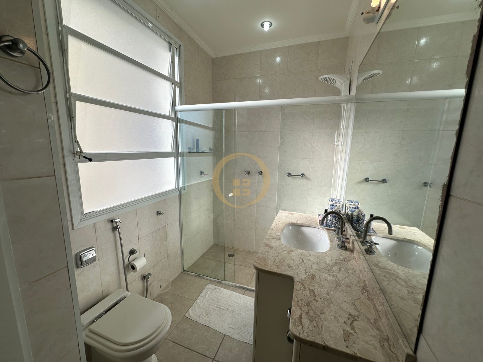 Apartamento Frente ao Mar nas Pitangueiras, Guarujá - SP