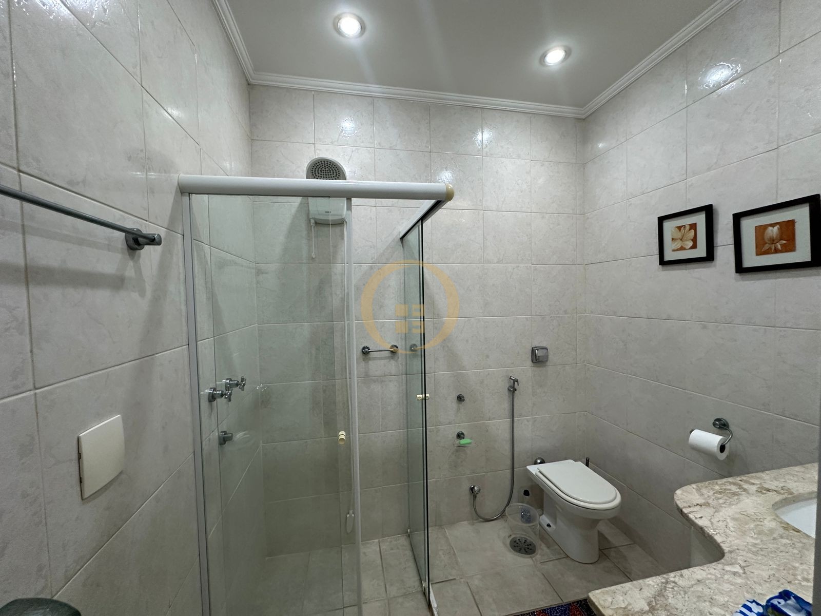 Apartamento Frente ao Mar nas Pitangueiras, Guarujá - SP