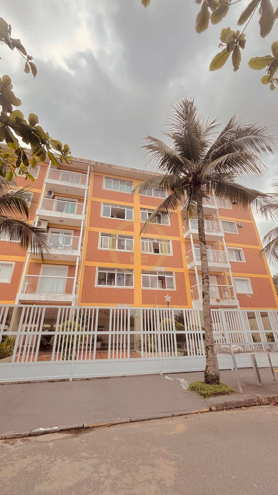 Apartamento na Praia da Enseada, Guarujá - SP