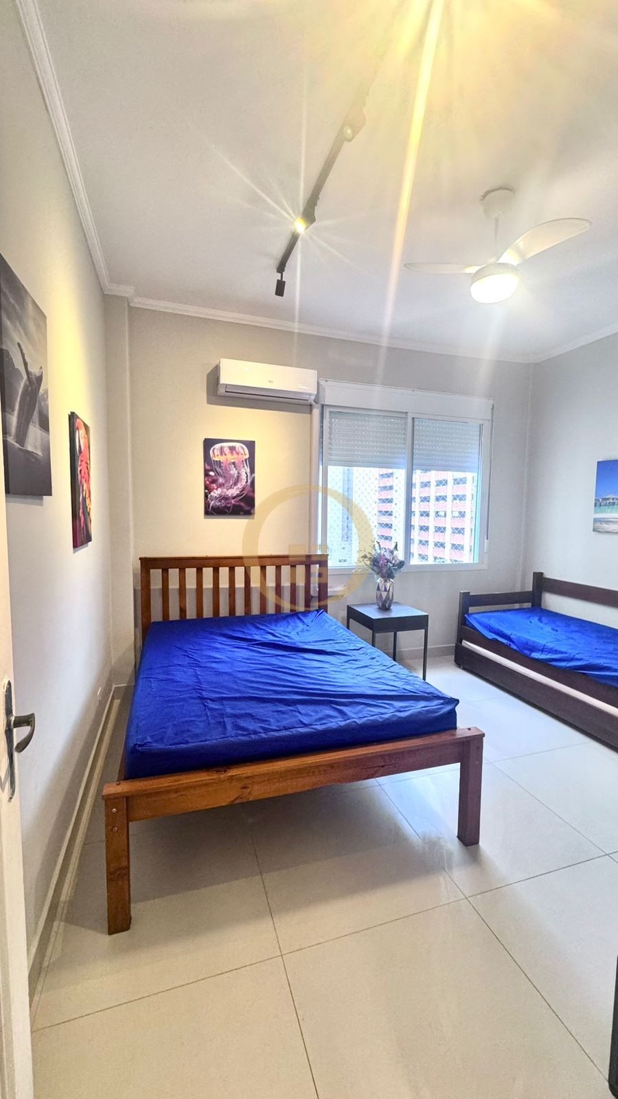 Apartamento na Praia das Pitangueiras, Guarujá - SP