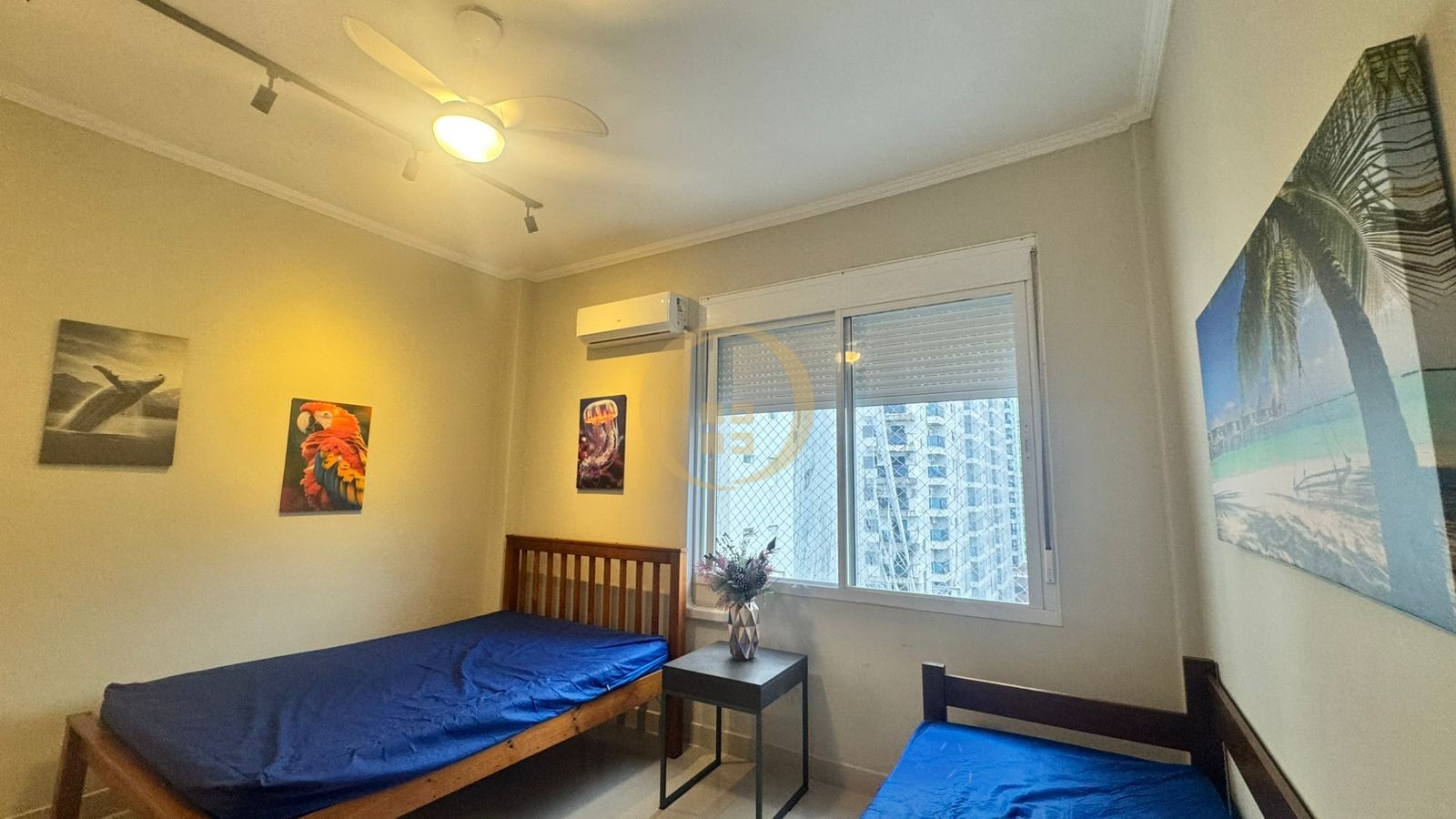 Apartamento na Praia das Pitangueiras, Guarujá - SP