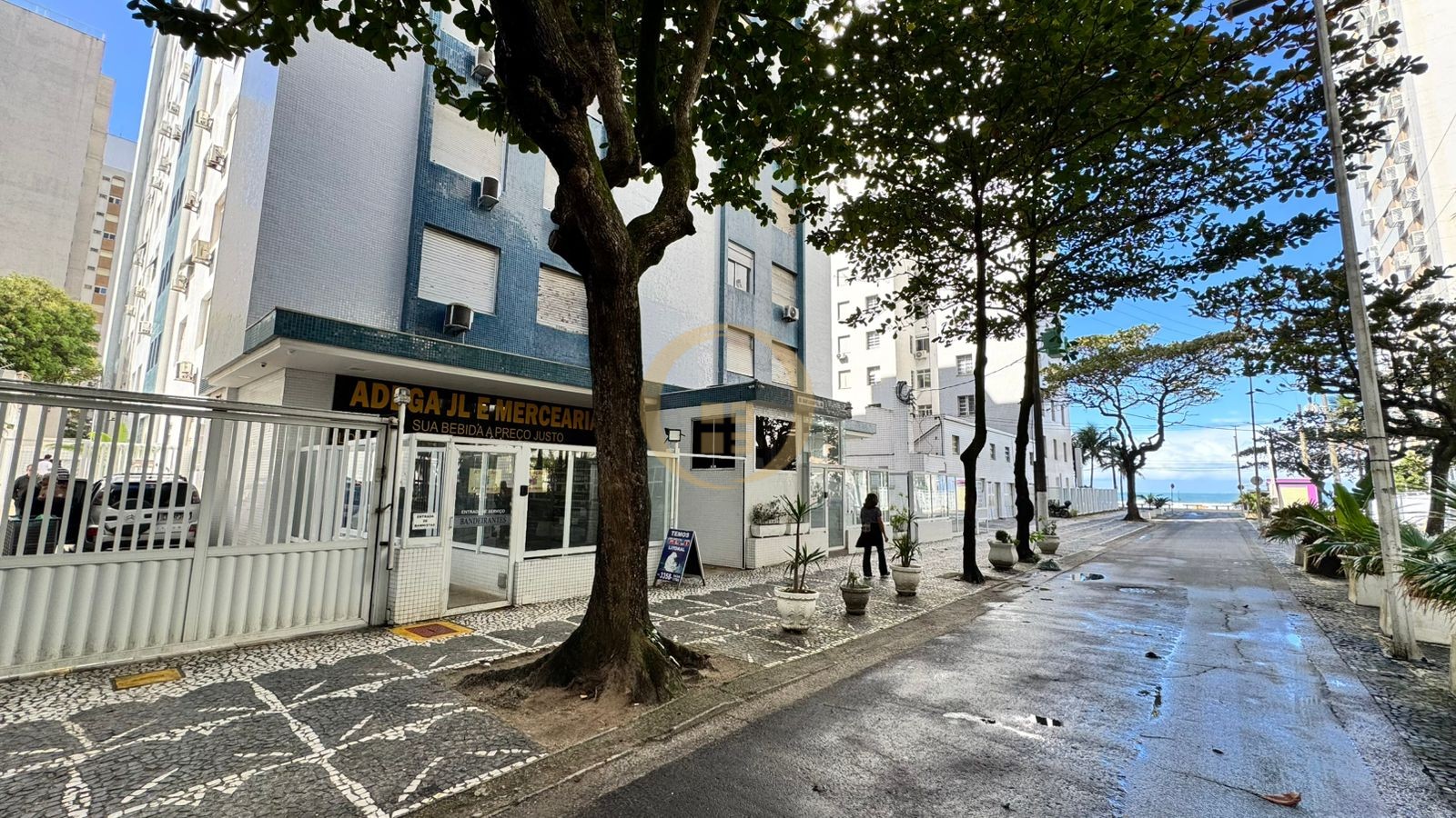 Apartamento na Praia das Pitangueiras, Guarujá - SP