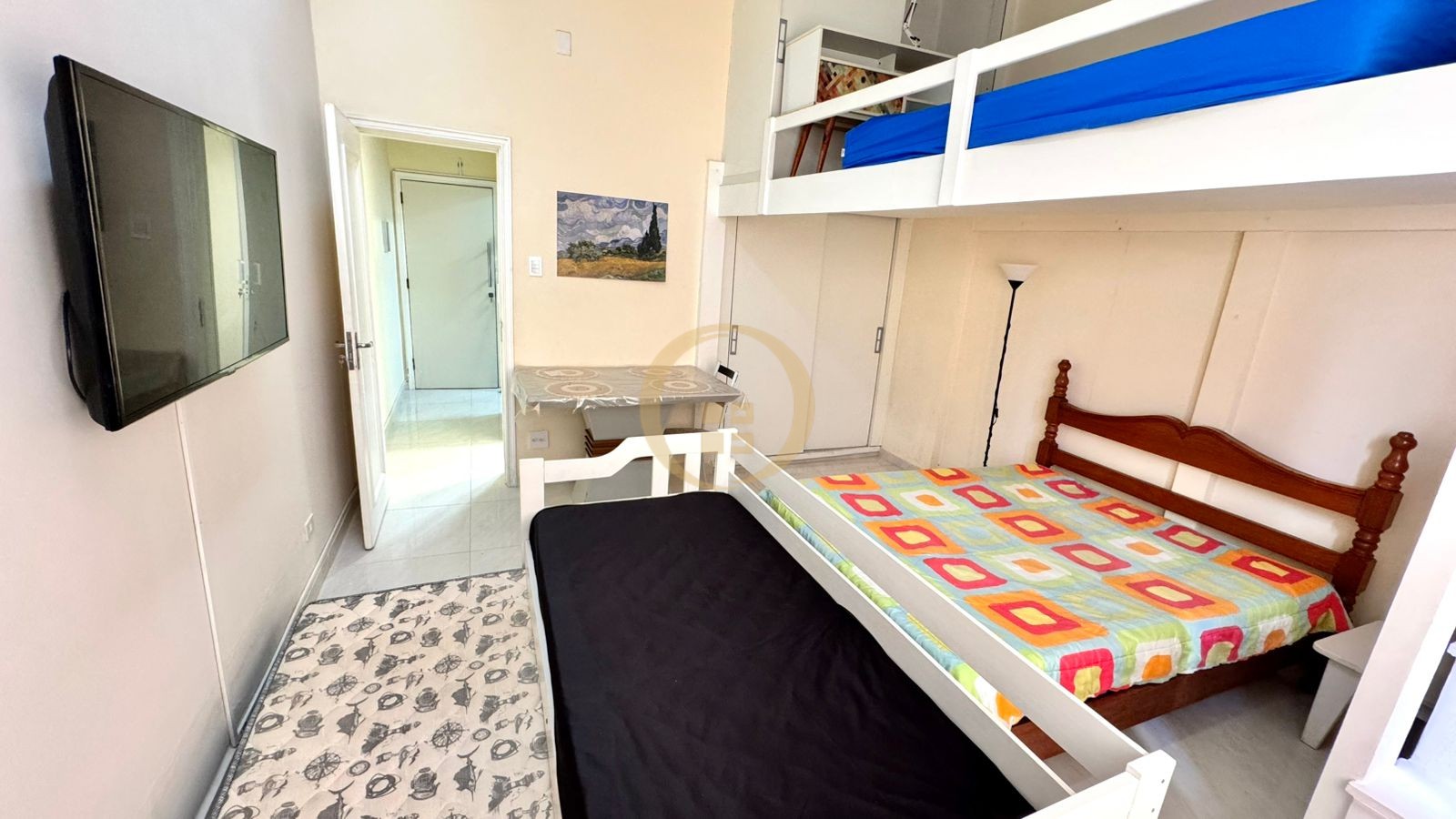 Apartamento na Praia das Pitangueiras, Guarujá - SP