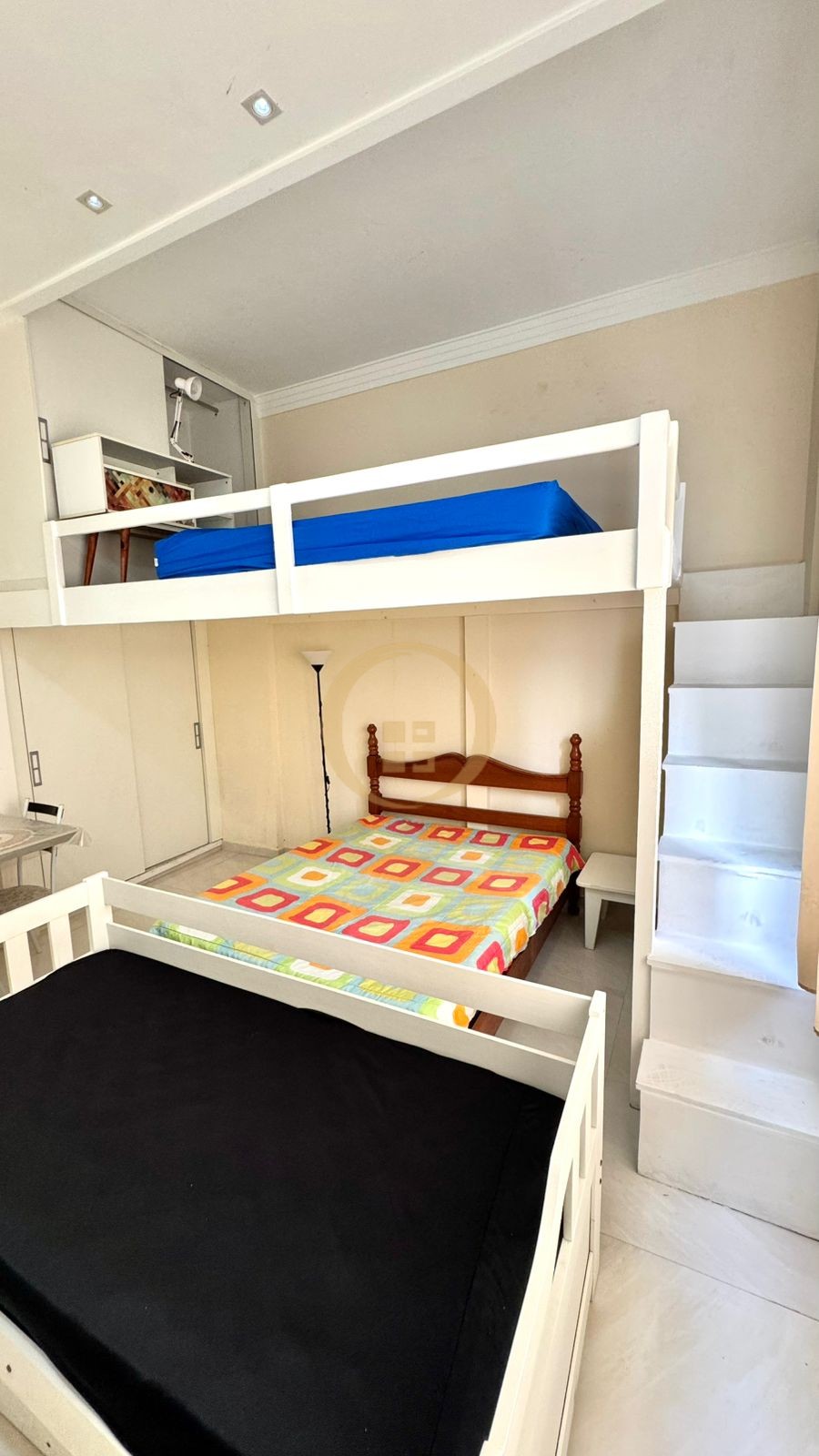 Apartamento na Praia das Pitangueiras, Guarujá - SP