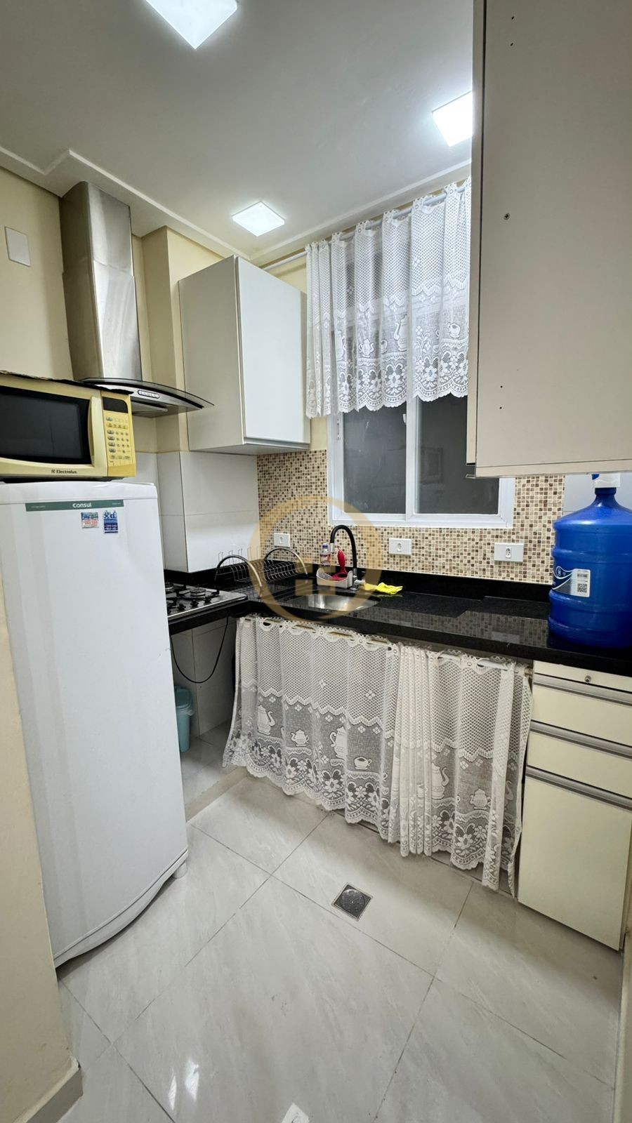 Apartamento na Praia das Pitangueiras, Guarujá - SP
