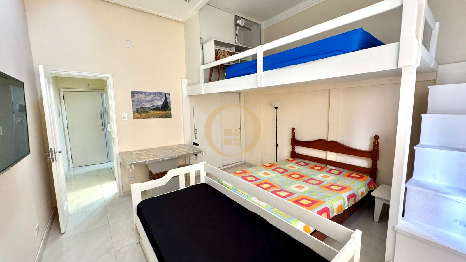 Apartamento na Praia das Pitangueiras, Guarujá - SP