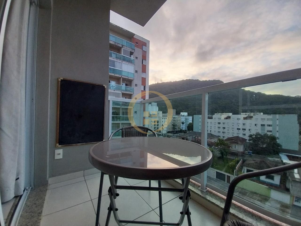 Apartamento na Praia da Enseada, Guarujá - SP