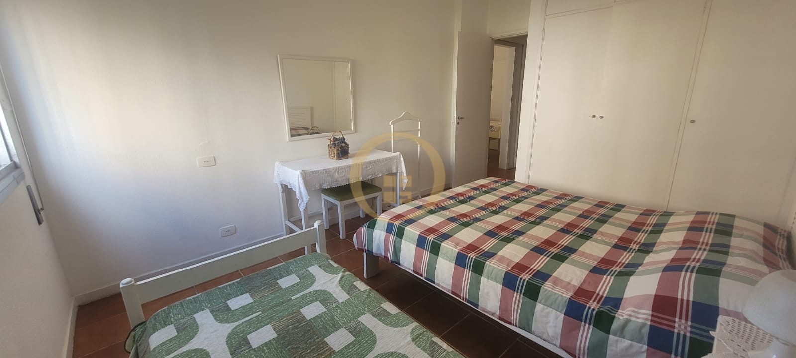 Apartamento na Praia das Pitangueiras, Guarujá - SP