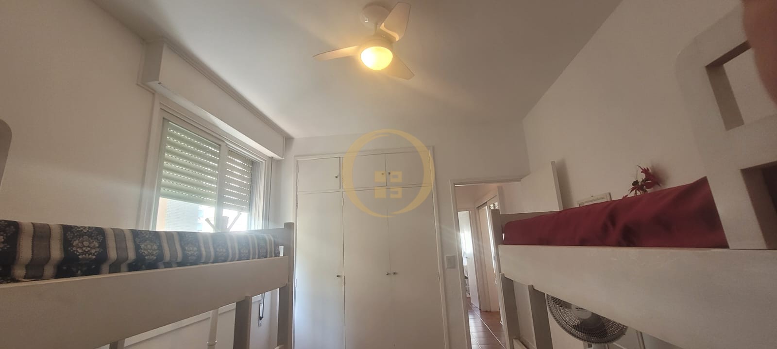 Apartamento na Praia das Pitangueiras, Guarujá - SP