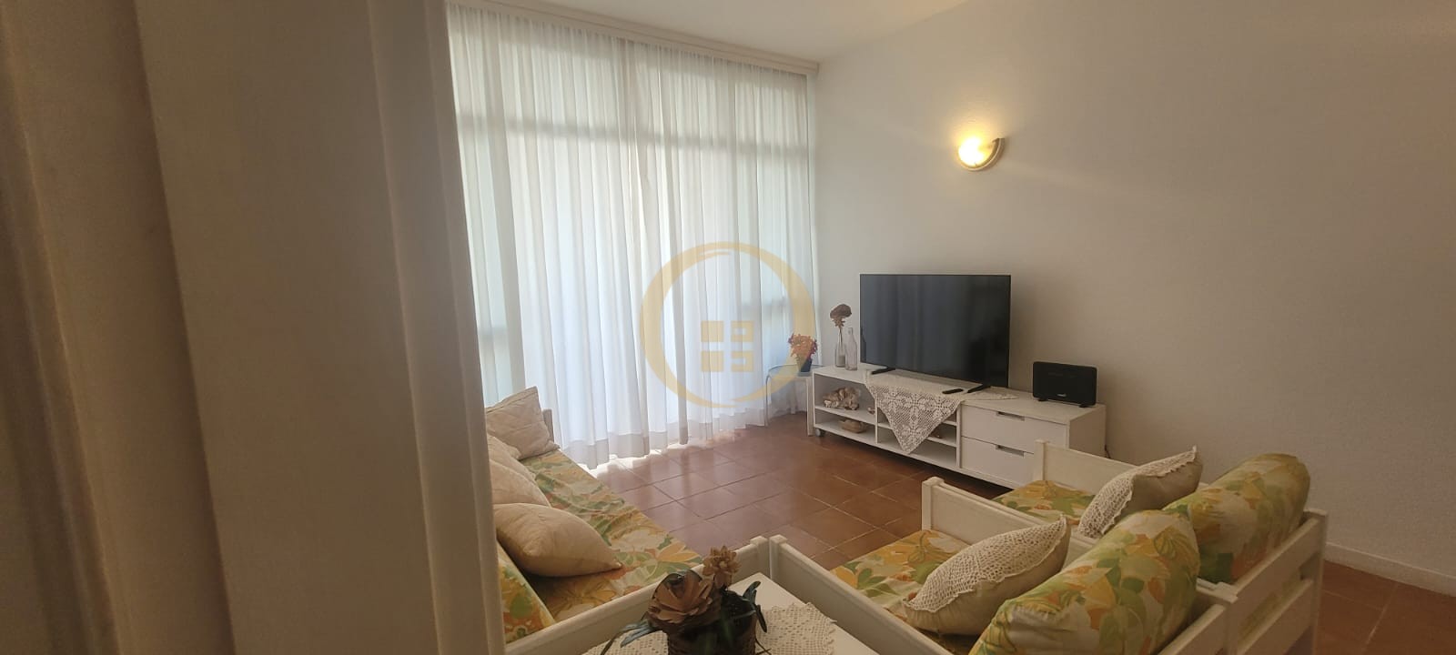 Apartamento na Praia das Pitangueiras, Guarujá - SP
