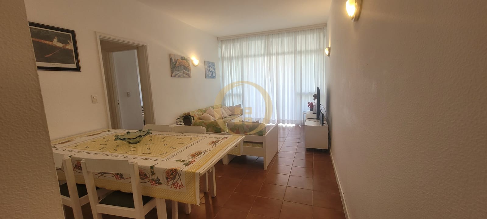 Apartamento na Praia das Pitangueiras, Guarujá - SP