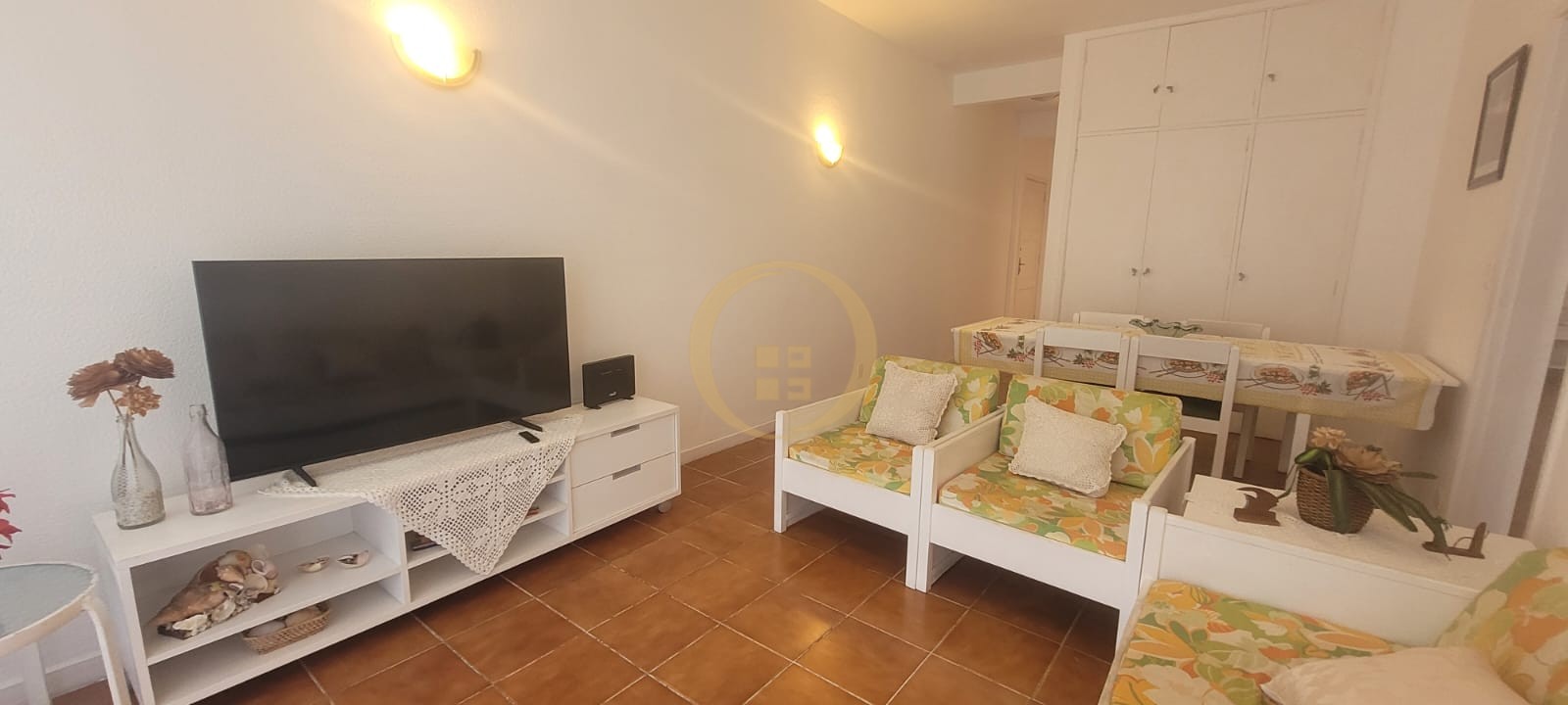 Apartamento na Praia das Pitangueiras, Guarujá - SP