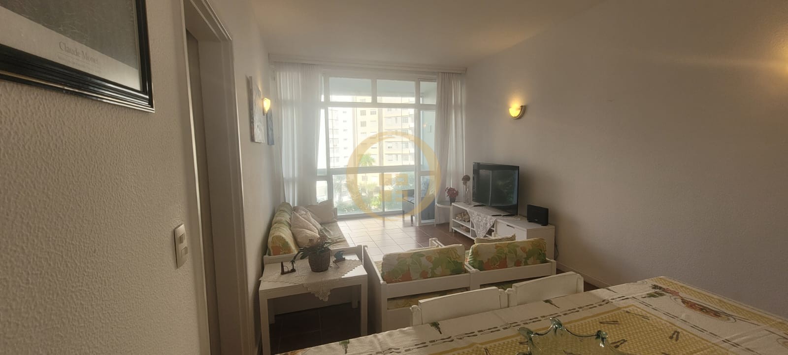 Apartamento na Praia das Pitangueiras, Guarujá - SP