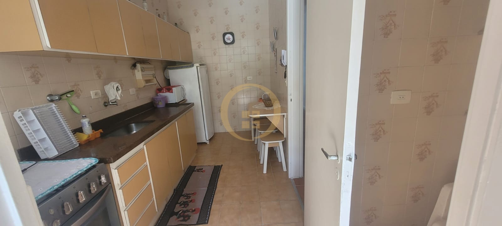 Apartamento na Praia das Pitangueiras, Guarujá - SP