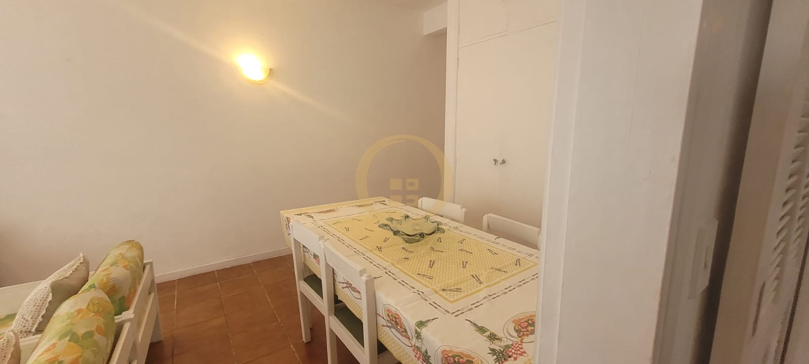 Apartamento na Praia das Pitangueiras, Guarujá - SP