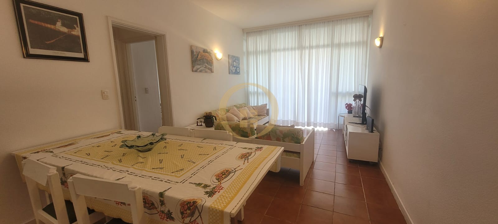 Apartamento na Praia das Pitangueiras, Guarujá - SP