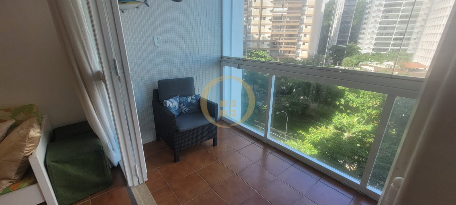 Apartamento na Praia das Pitangueiras, Guarujá - SP