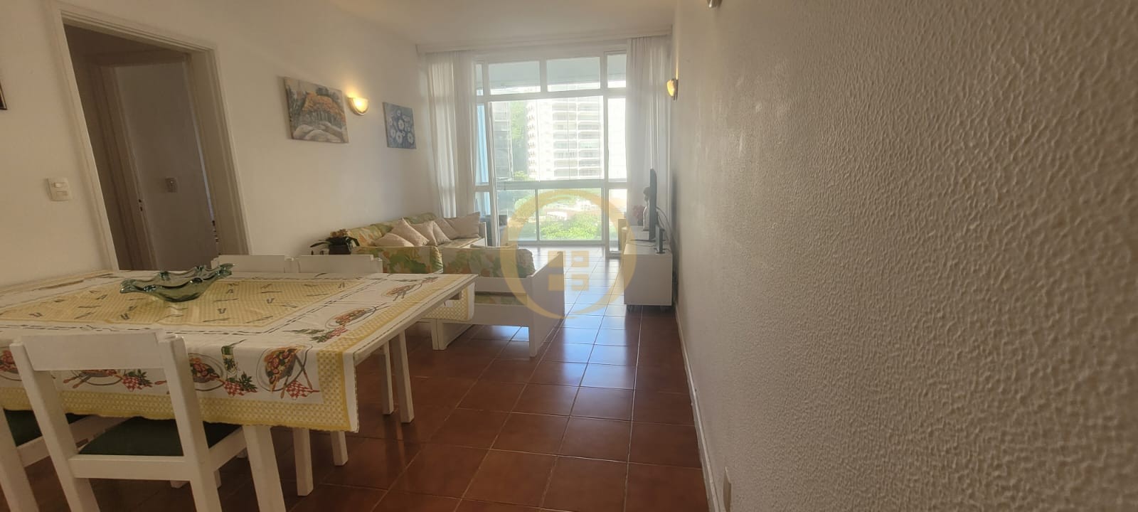 Apartamento na Praia das Pitangueiras, Guarujá - SP
