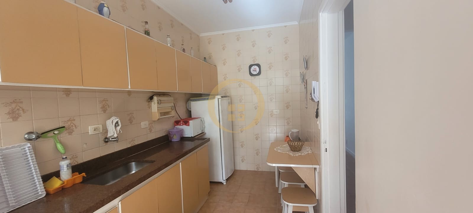 Apartamento na Praia das Pitangueiras, Guarujá - SP