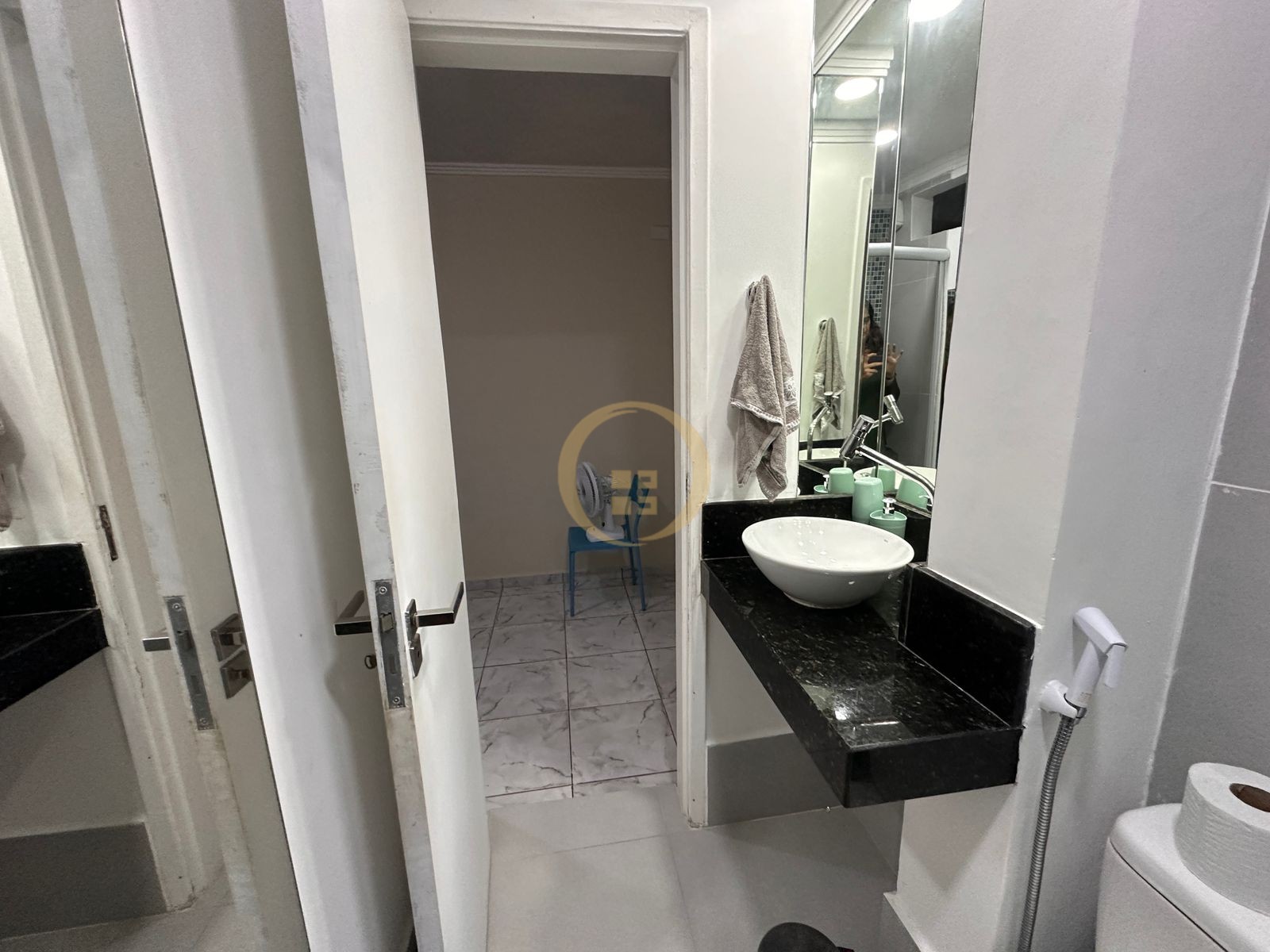 Apartamento na Praia das Pitangueiras, Guarujá - SP