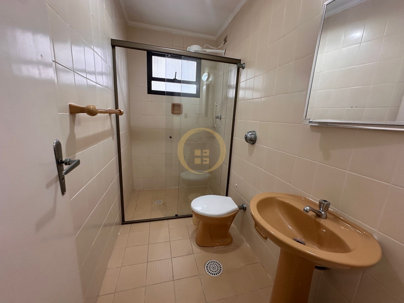 Apartamento na Praia do Tombo, Guarujá - SP
