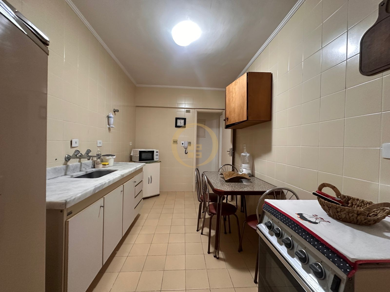 Apartamento na Praia do Tombo, Guarujá - SP