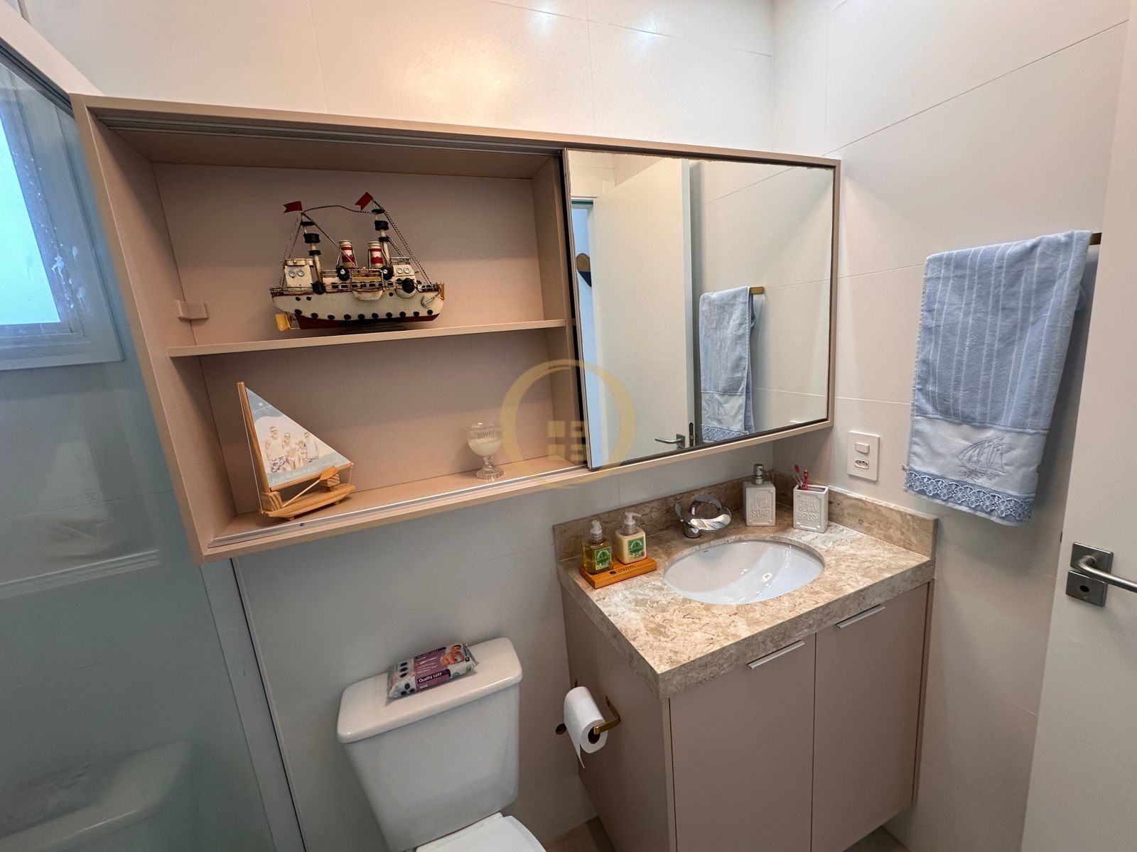 Apartamento na Praia da Enseada, Guarujá - SP