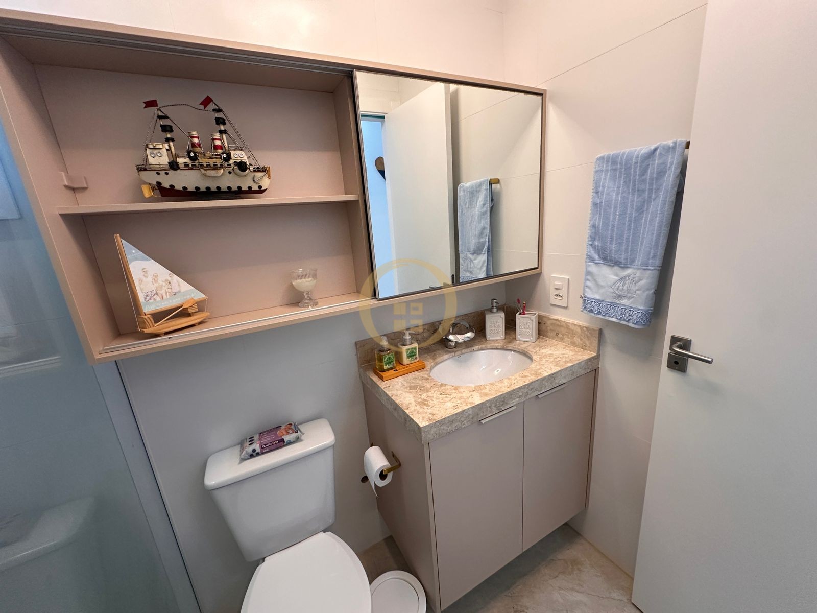 Apartamento na Praia da Enseada, Guarujá - SP