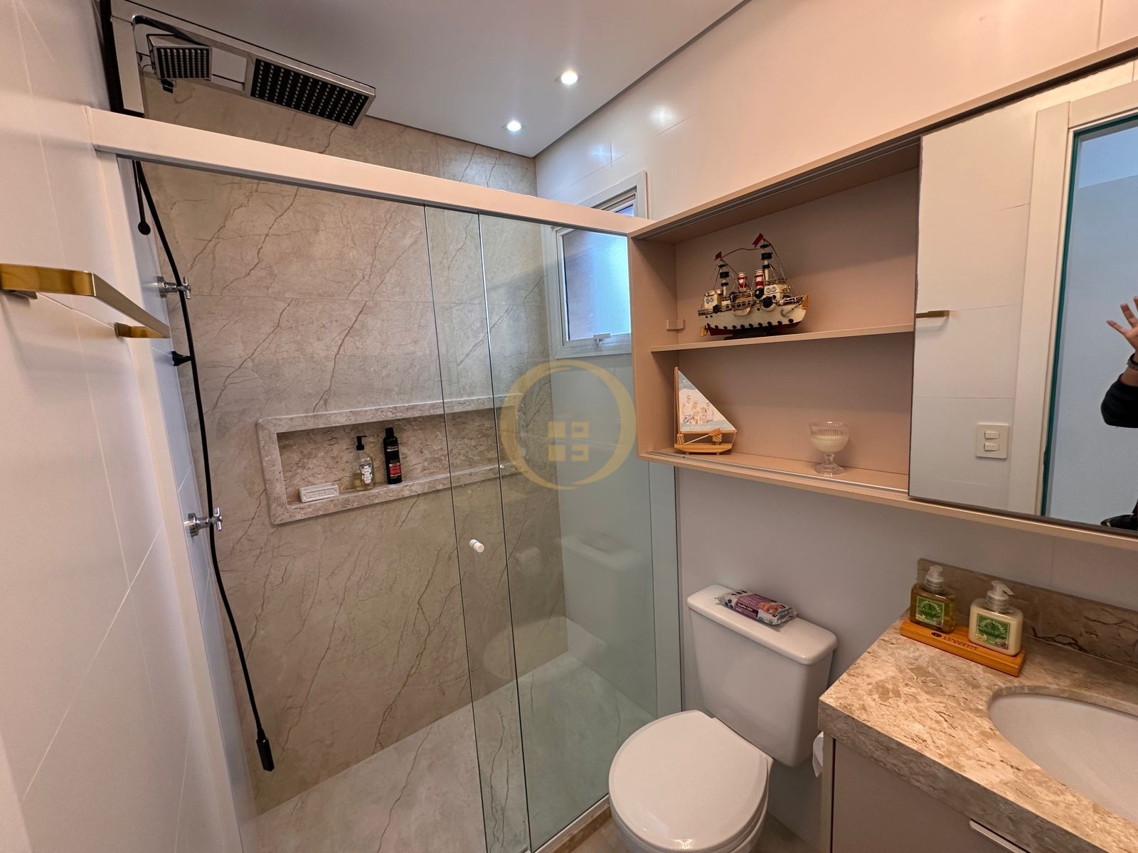 Apartamento na Praia da Enseada, Guarujá - SP
