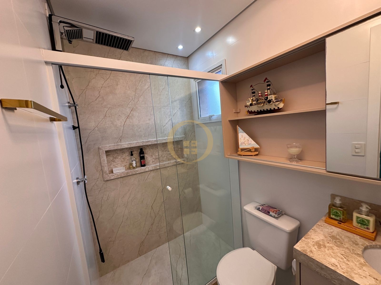 Apartamento na Praia da Enseada, Guarujá - SP