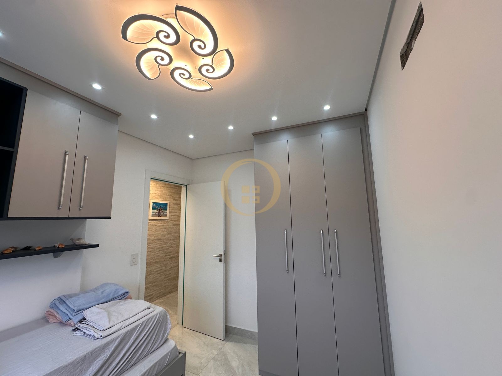 Apartamento na Praia da Enseada, Guarujá - SP