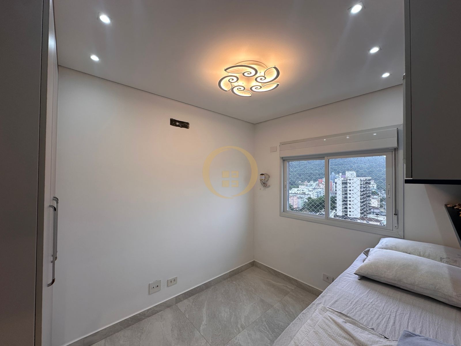 Apartamento na Praia da Enseada, Guarujá - SP