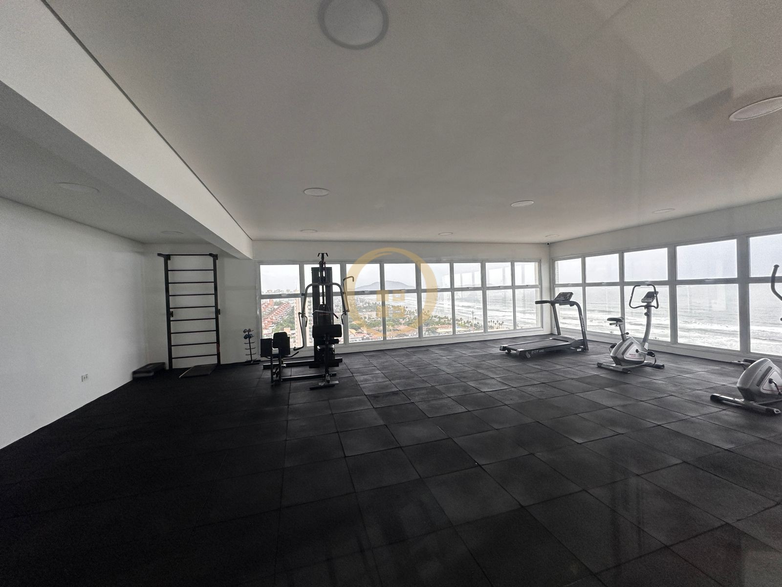 Apartamento na Praia da Enseada, Guarujá - SP