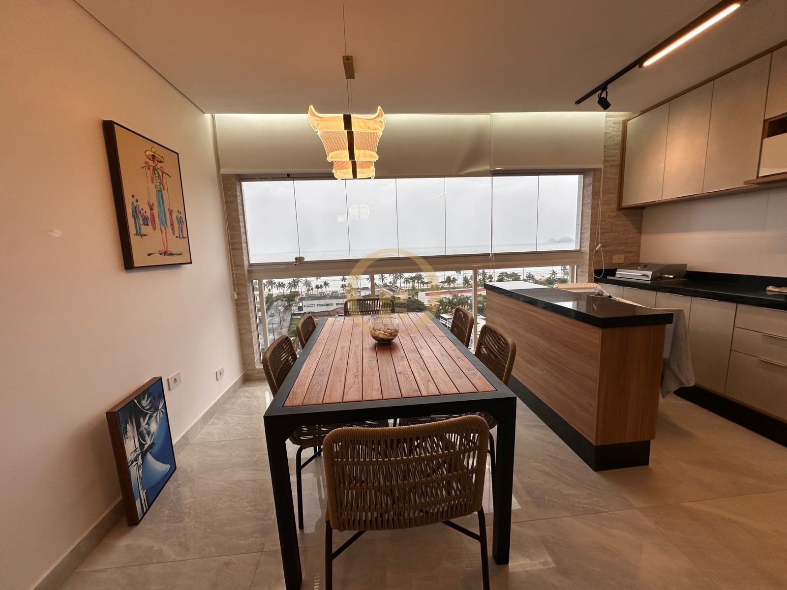 Apartamento na Praia da Enseada, Guarujá - SP
