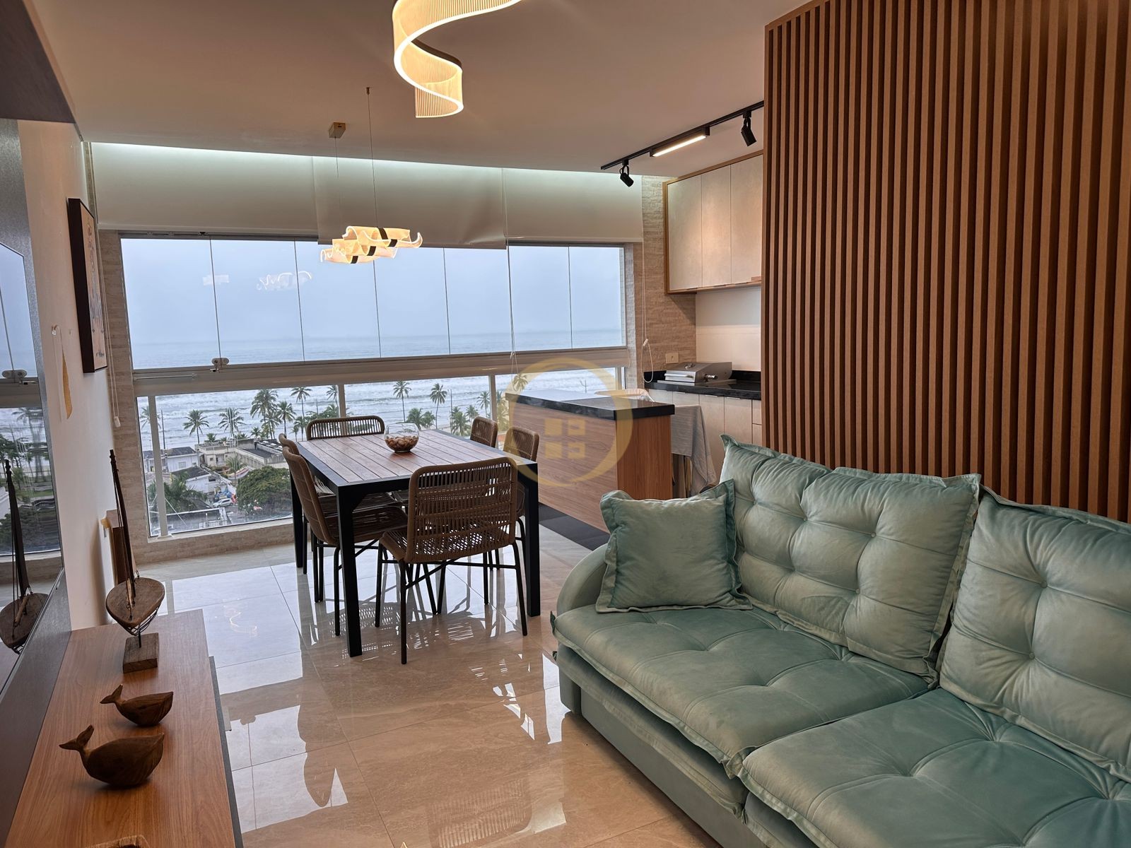 Apartamento na Praia da Enseada, Guarujá - SP