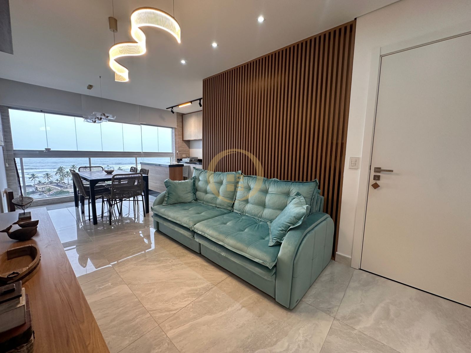 Apartamento na Praia da Enseada, Guarujá - SP
