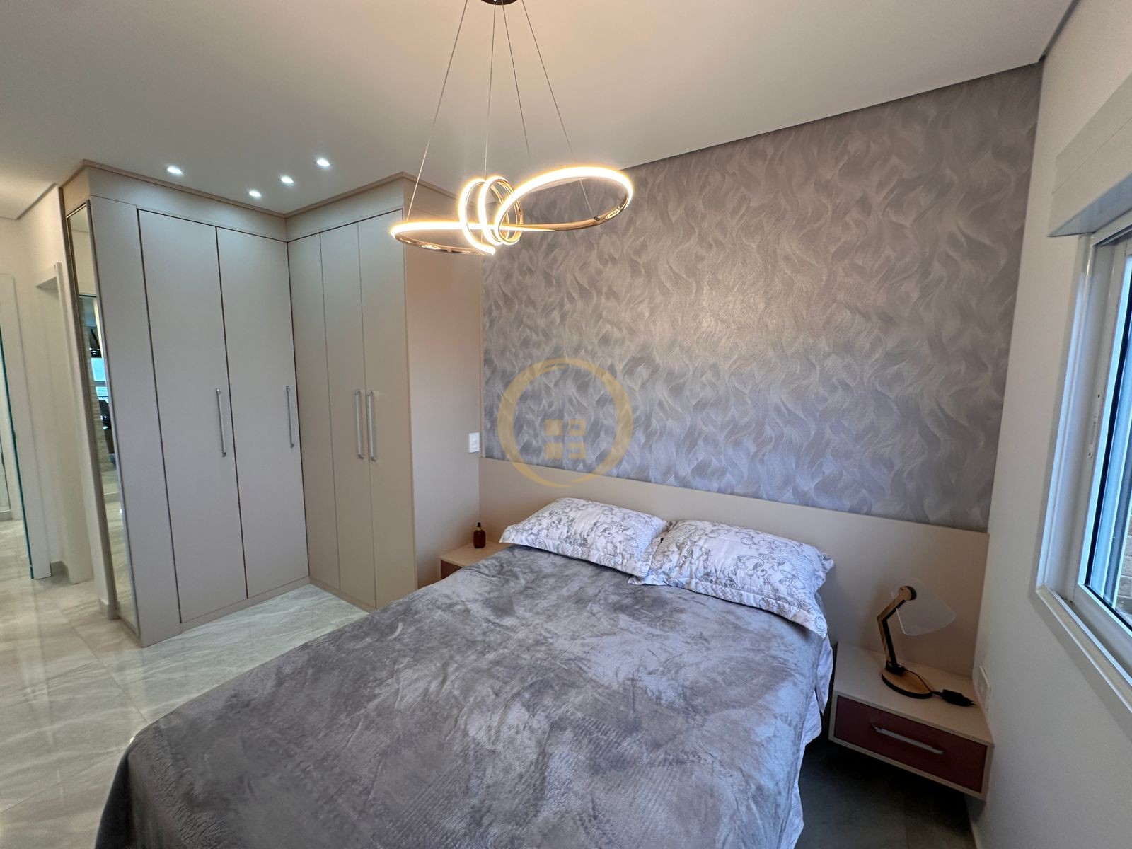 Apartamento na Praia da Enseada, Guarujá - SP