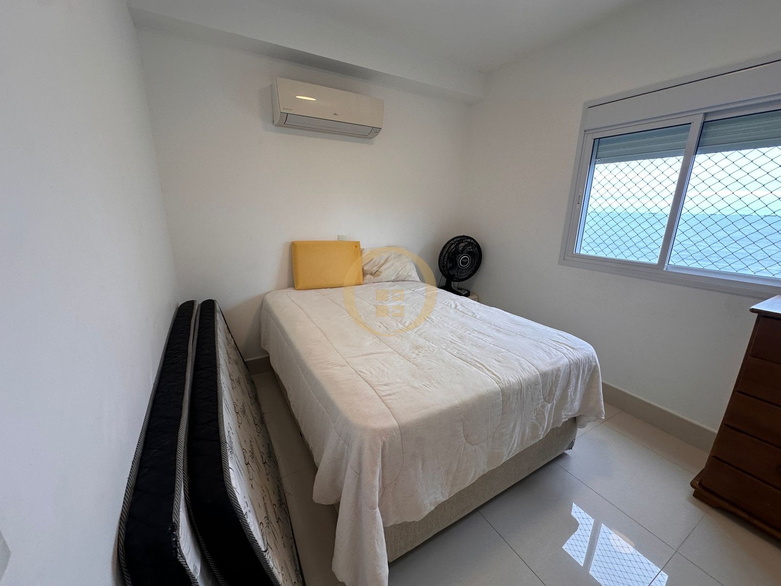 Apartamento na Praia da Enseada, Guarujá - SP